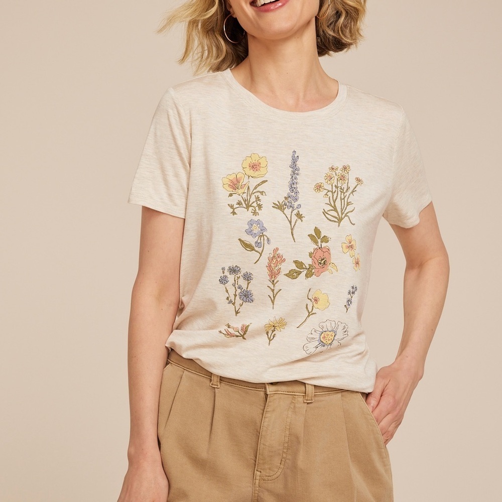 Maurices Stacked Floral Classic Fit Graphic Tee Cream Short Sleeve Large Women’s
